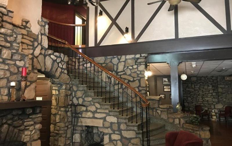 Ye Olde English Inn Hollister エクステリア 写真